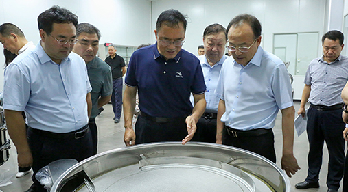 新乡市市长魏建平莅临91香蕉视频在线观看筛机调研指导